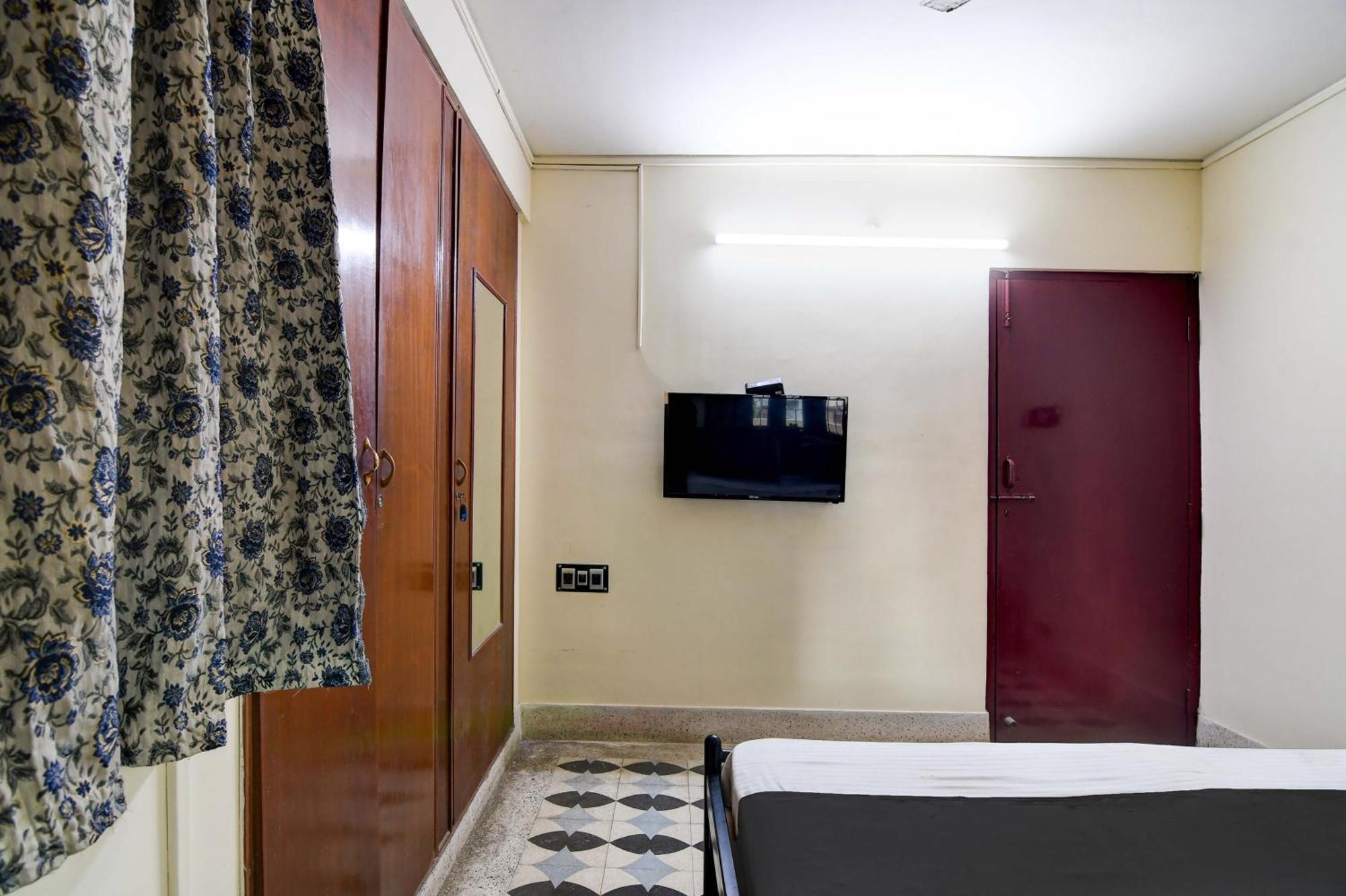 Oyo Simplex Guest House Behala 콜카타 외부 사진
