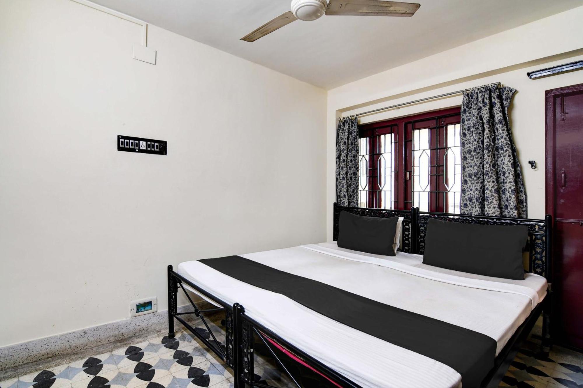 Oyo Simplex Guest House Behala 콜카타 외부 사진