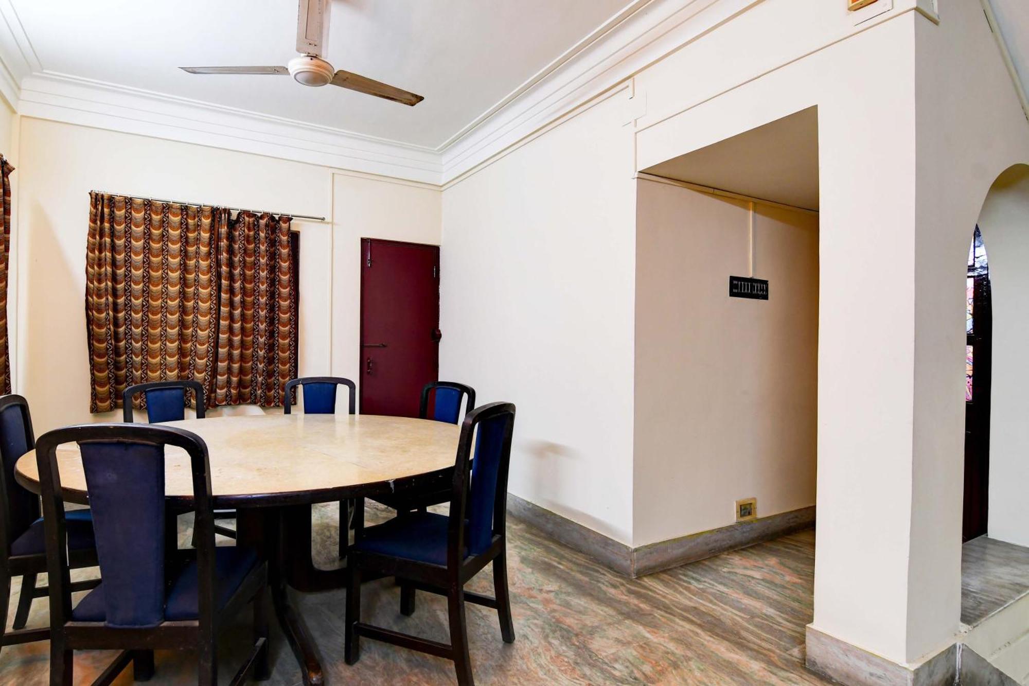 Oyo Simplex Guest House Behala 콜카타 외부 사진