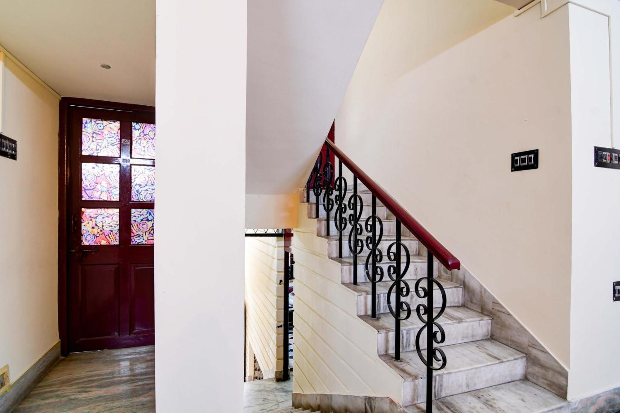 Oyo Simplex Guest House Behala 콜카타 외부 사진