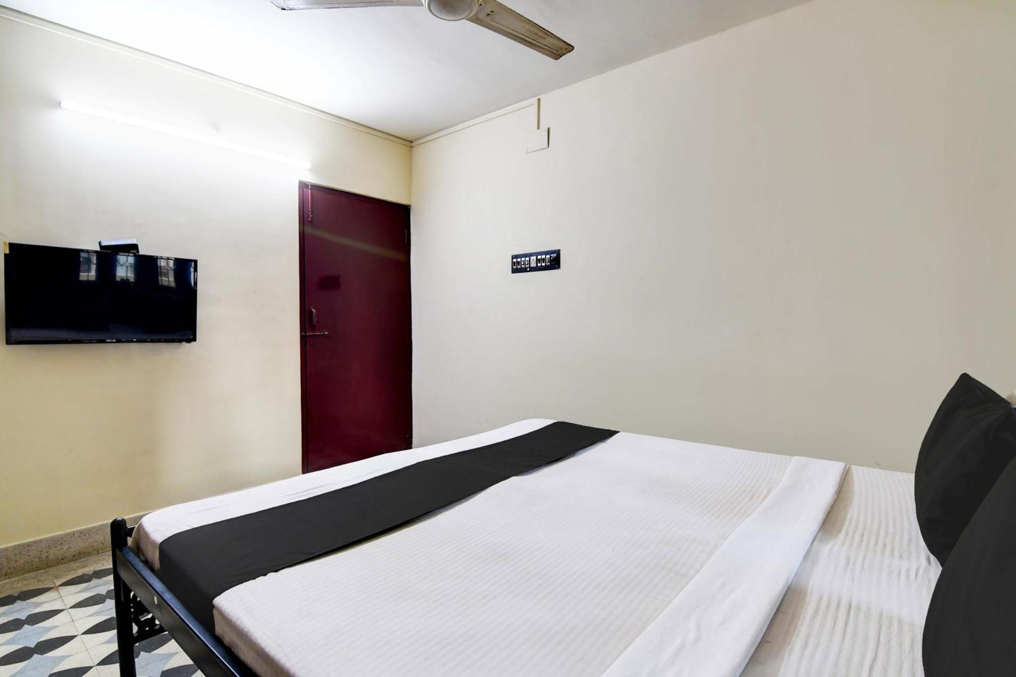 Oyo Simplex Guest House Behala 콜카타 외부 사진