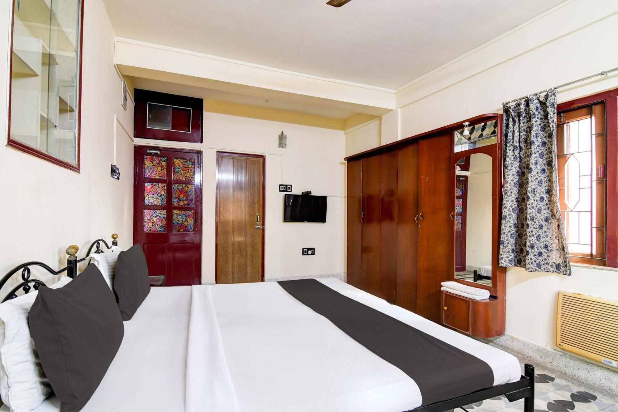 Oyo Simplex Guest House Behala 콜카타 외부 사진