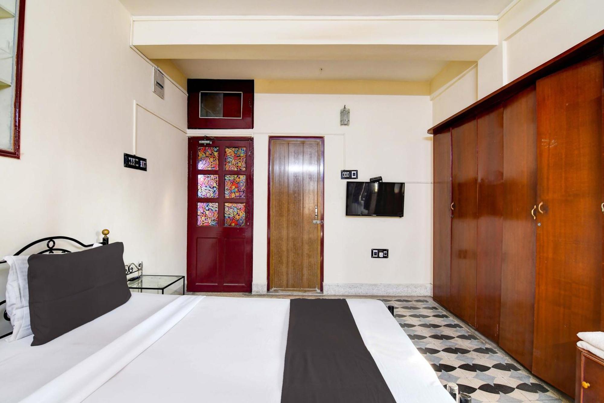Oyo Simplex Guest House Behala 콜카타 외부 사진